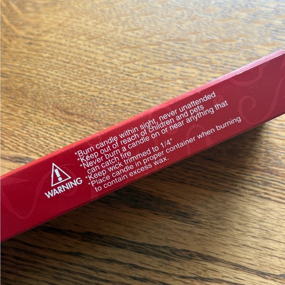 Pair of Vintage Red candles with Christmas Tree - Picture 2 of 7